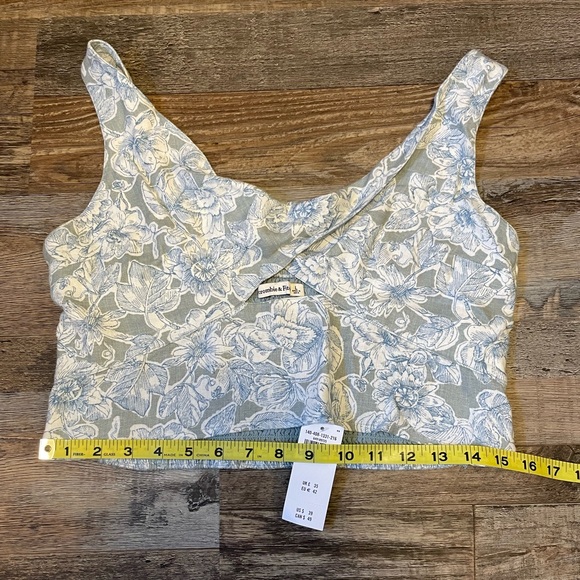 Abercrombie Twist-Front Linen-Blend Cutout Top - Picture 3 of 8